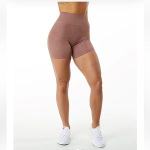 Alphalete Alphalux Wonder Short 6” - Large- Dusty Rose